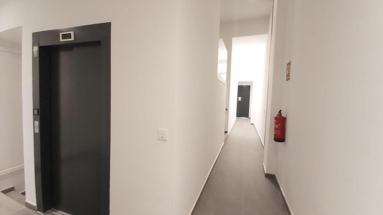 Апартаменты Del Parque Flats Urban Adults Luxury Малага Экстерьер фото